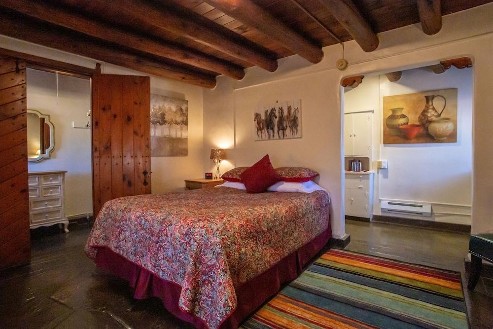 Pueblo Bonito Inn Santa Fe