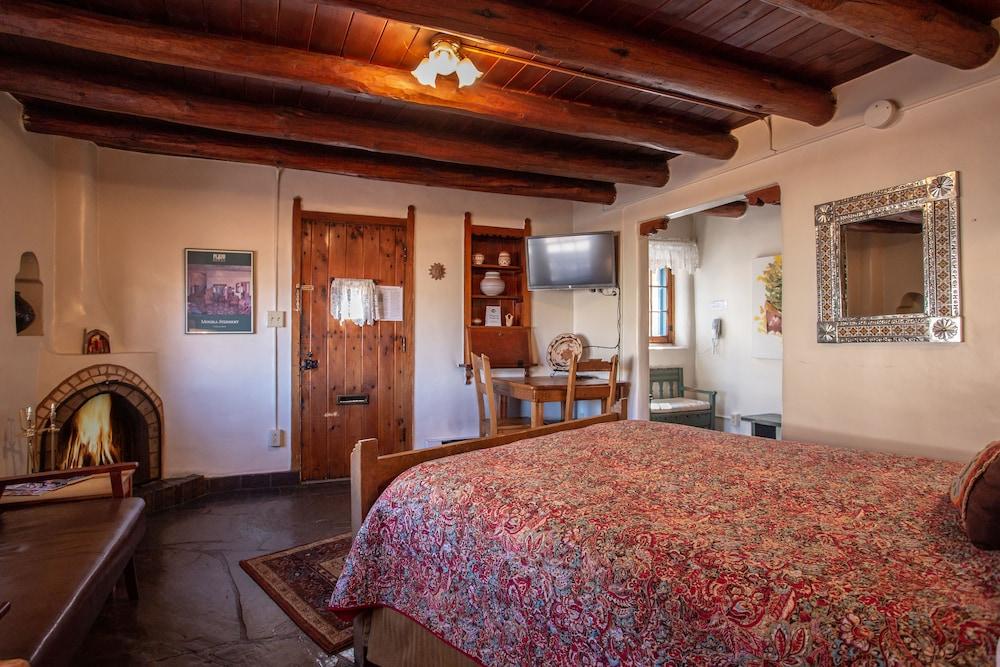 Pueblo Bonito Inn Santa Fe