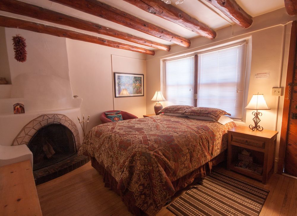 Pueblo Bonito Inn